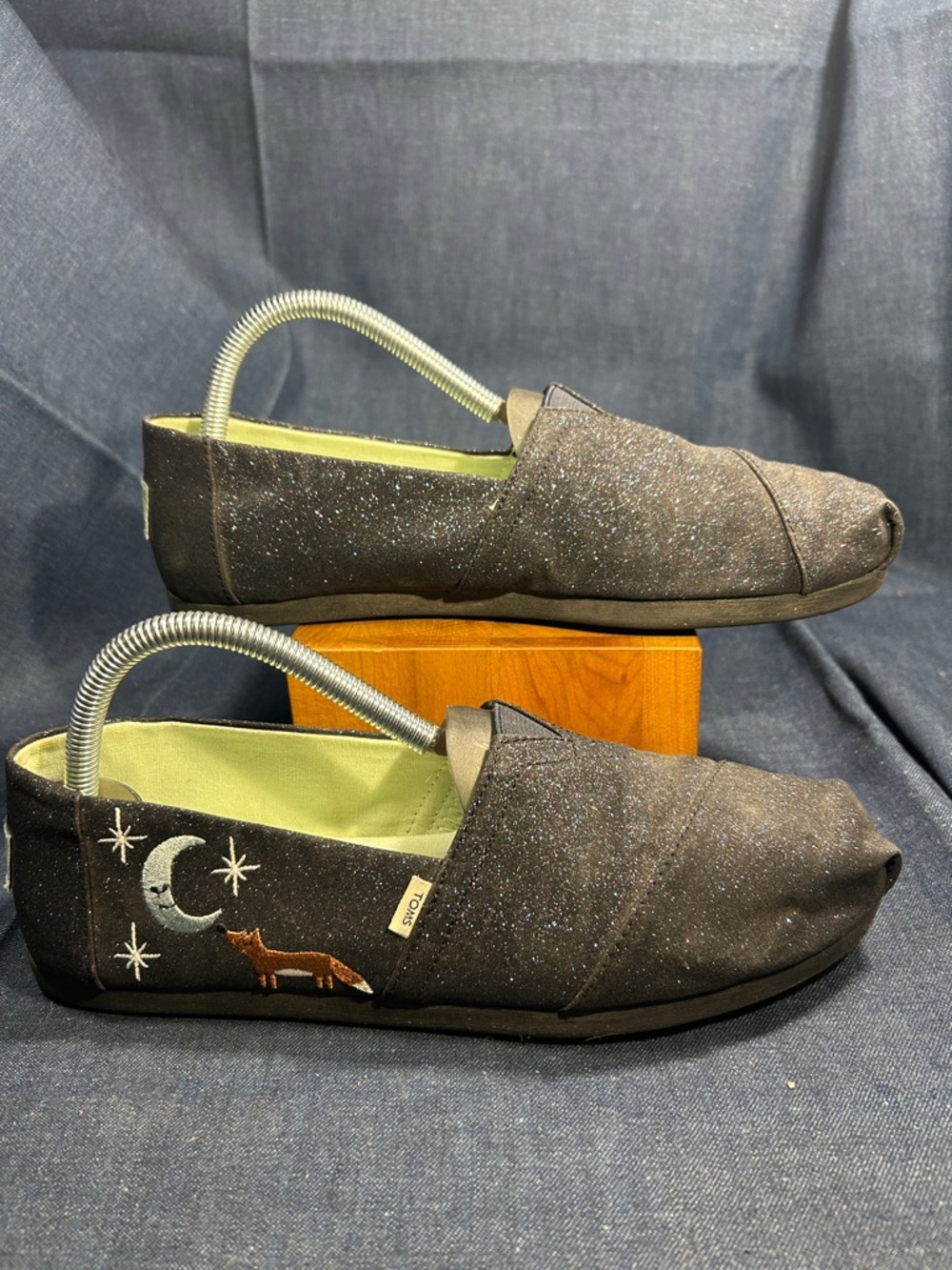 TOM’s sparkling loafers embroidered fox moon stars RARE 5